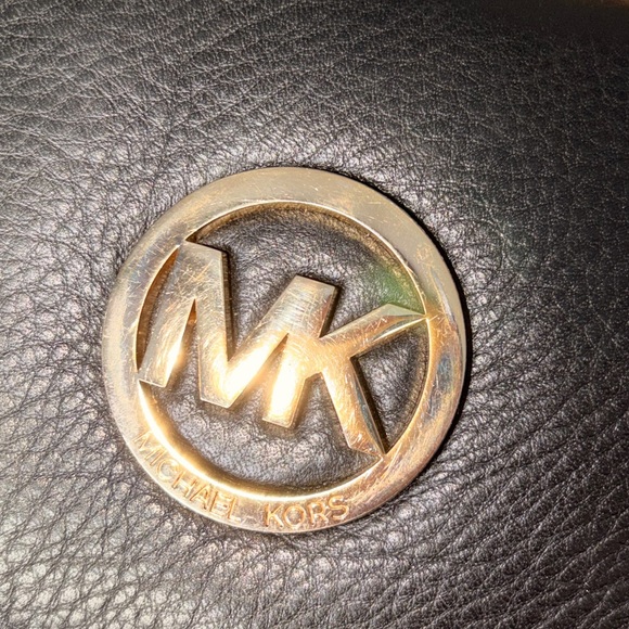 Michael Kors Fulton Wristlet/Wallet 🖤 - Picture 8 of 8